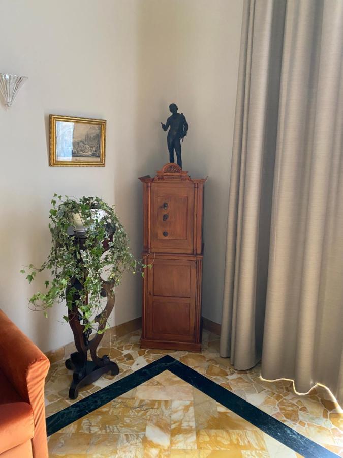 Dimora Donna Elena Bed & Breakfast Napoli Ngoại thất bức ảnh