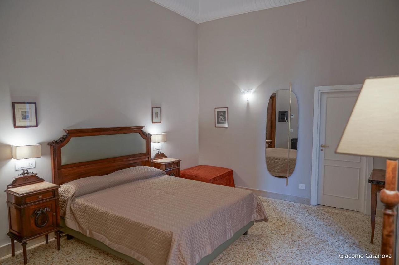 Dimora Donna Elena Bed & Breakfast Napoli Ngoại thất bức ảnh